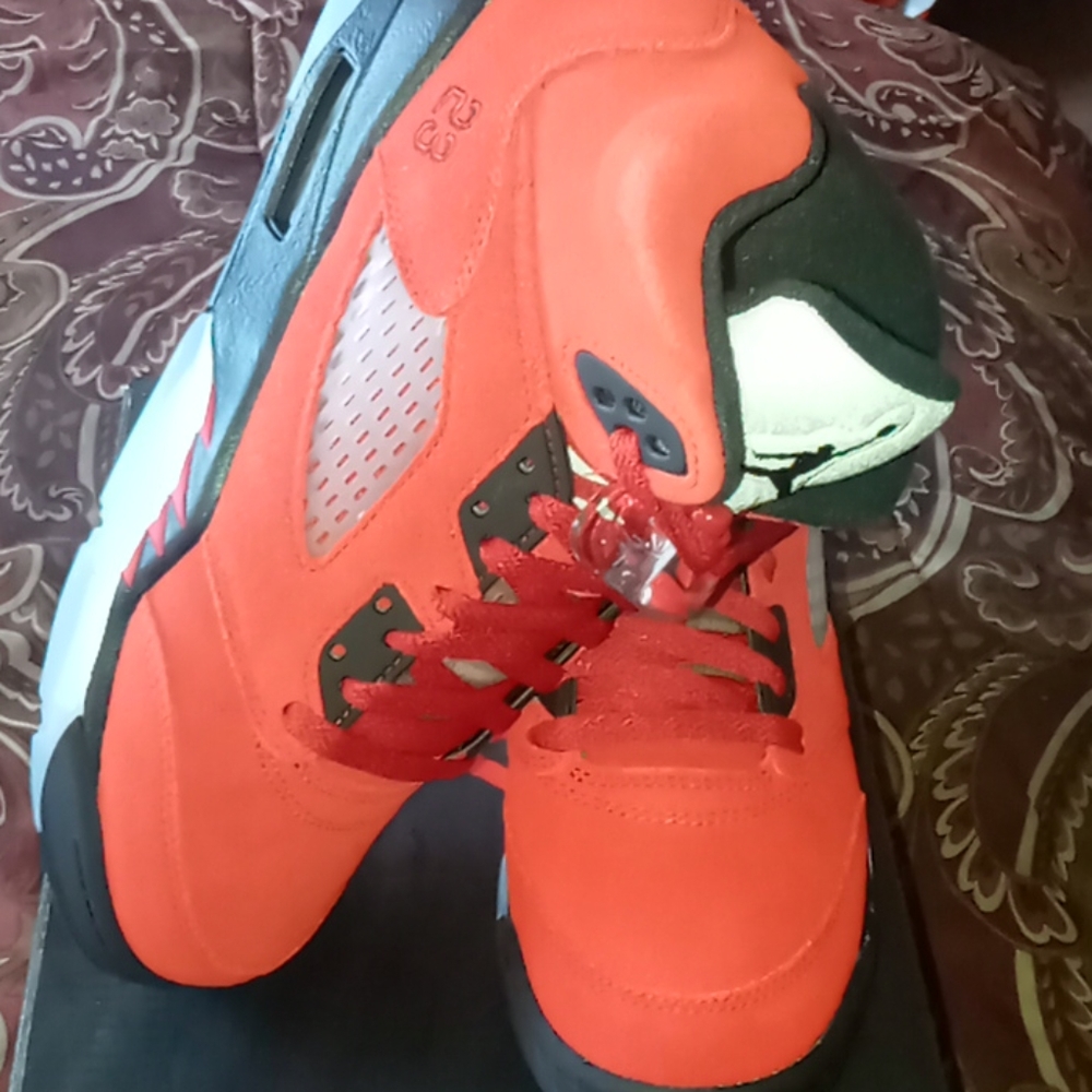 Jordan 5 - Picture 2 of 4